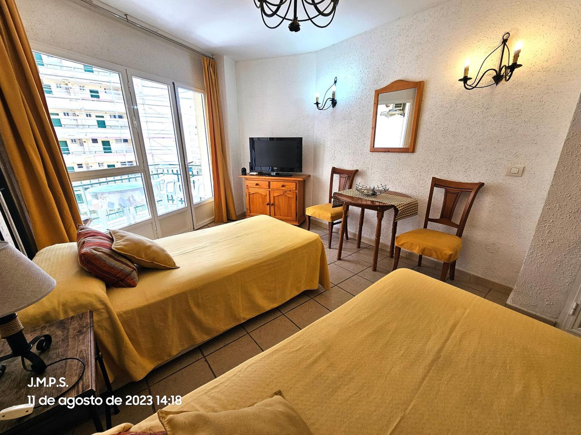 Estudio Acogedor Y Tranquilo En Zona Estupenda ฟูเอนฮิโรลา ภายนอก รูปภาพ